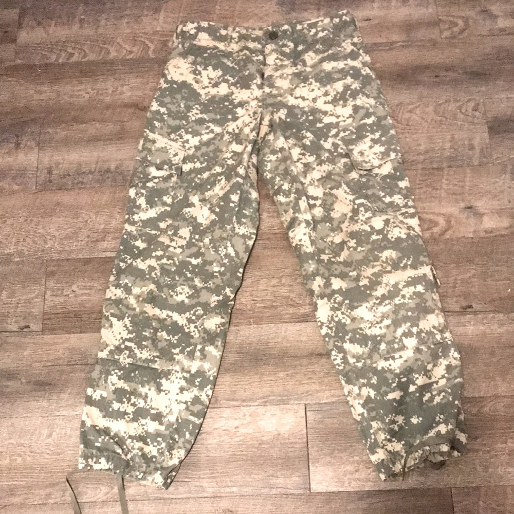 Universal Camouflage Army Cargo/Combat trousers